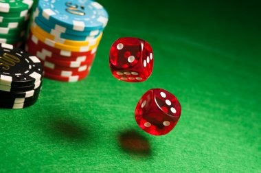 zuma live baccarat dealer streaming on mobile phone screen
